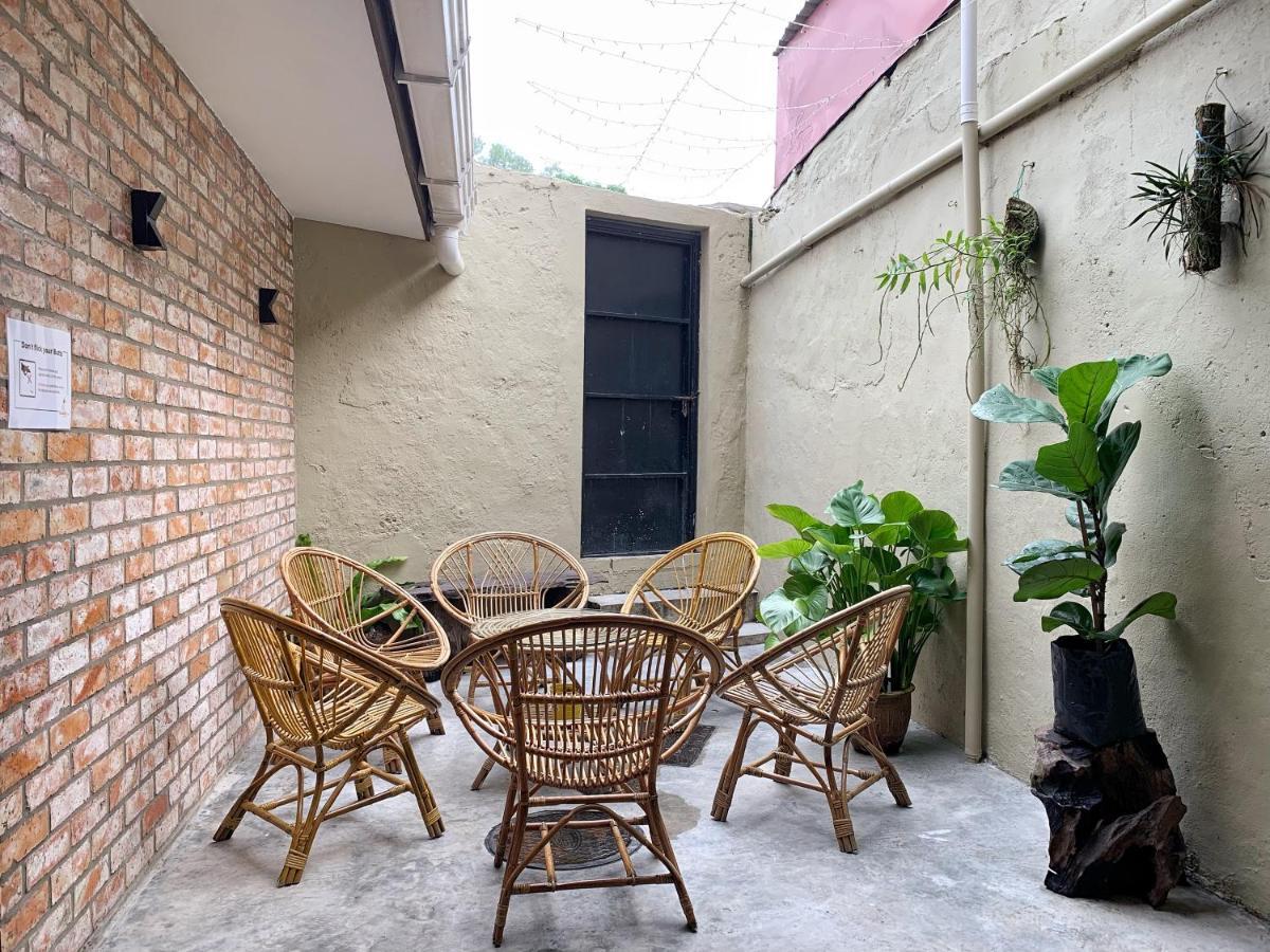 ฮอร์นบิล เนสต์ กูชิง Hostel ภายนอก รูปภาพ